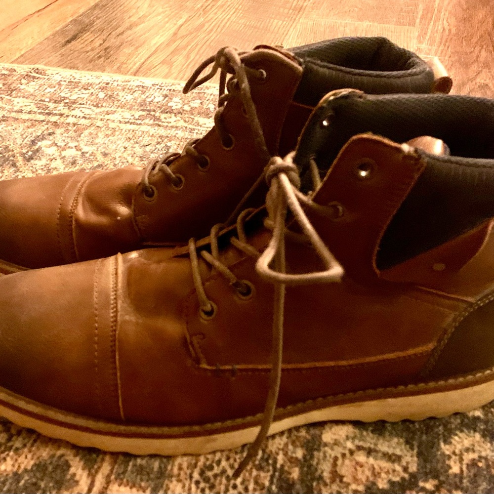 Sonoma Brown Leather High-Top Boots with Lace-Up Design